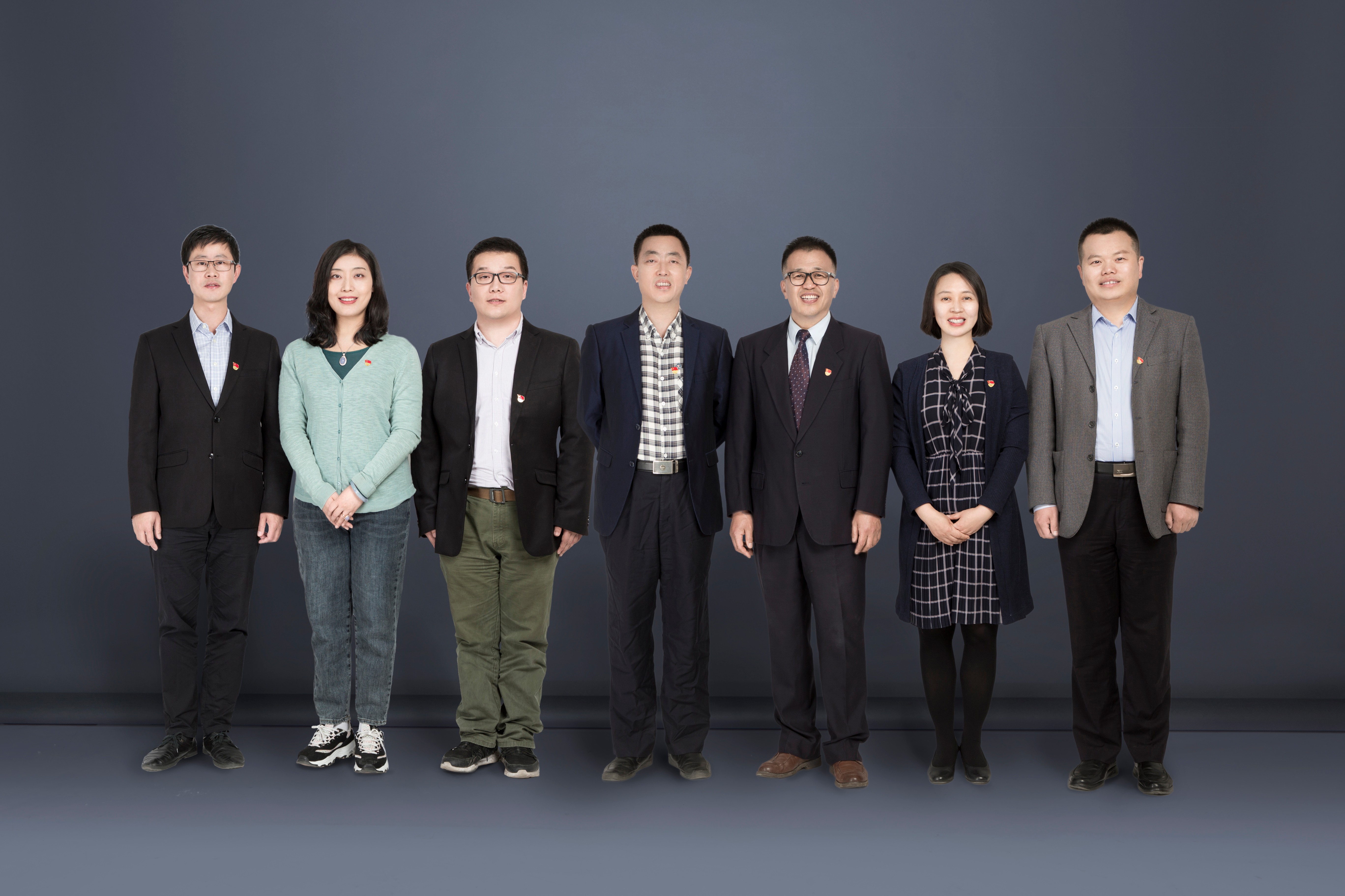 机器人与智能系统党支部 党徽(1).jpg